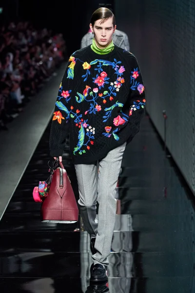 Look 39